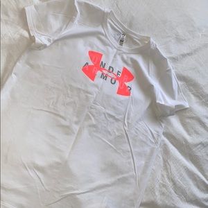 Women’s Under Armour T shirt